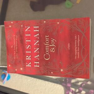 💜Comfort & Joy Kristin Hannah